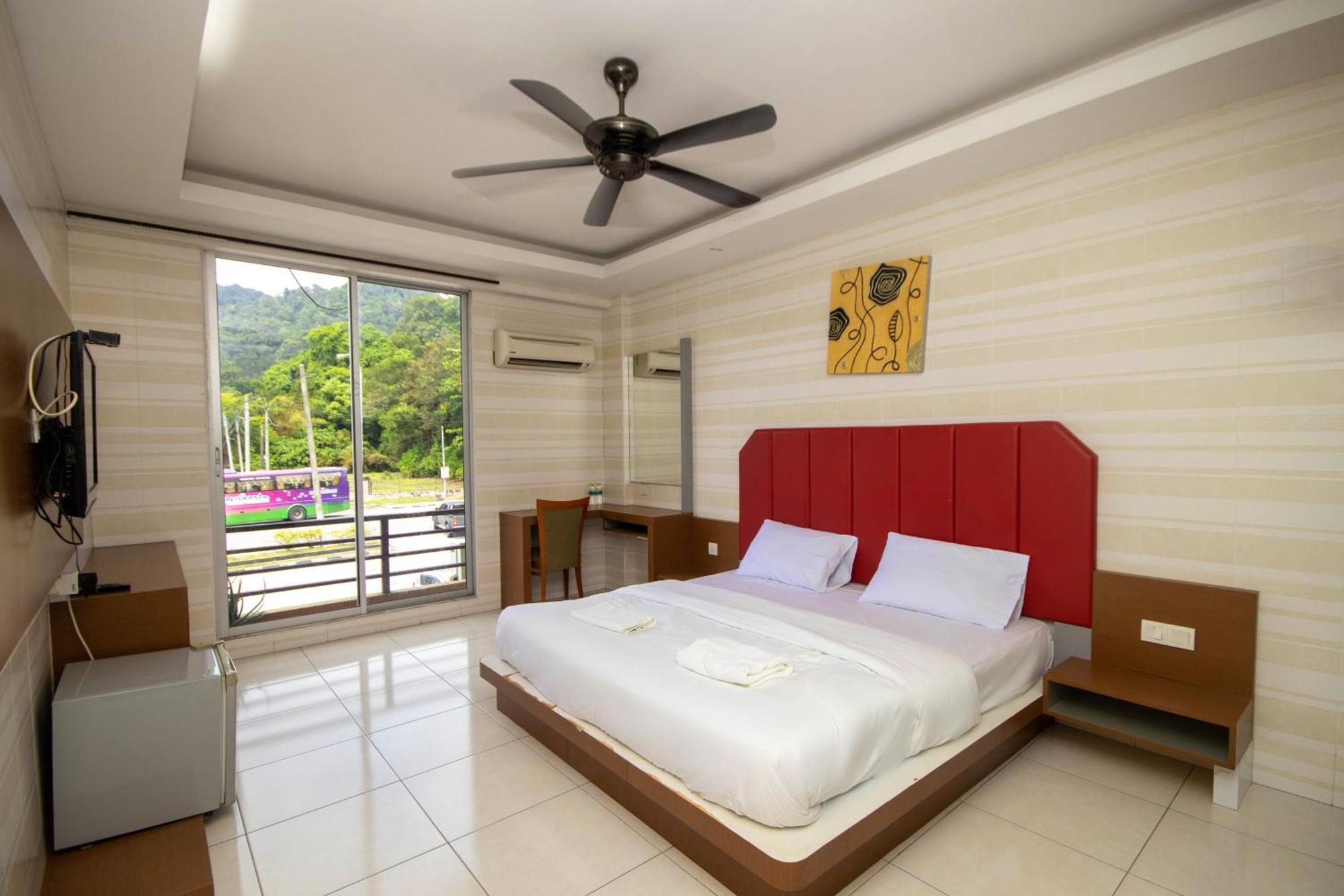 Jq Happy Lumut Hotel Eksteriør billede