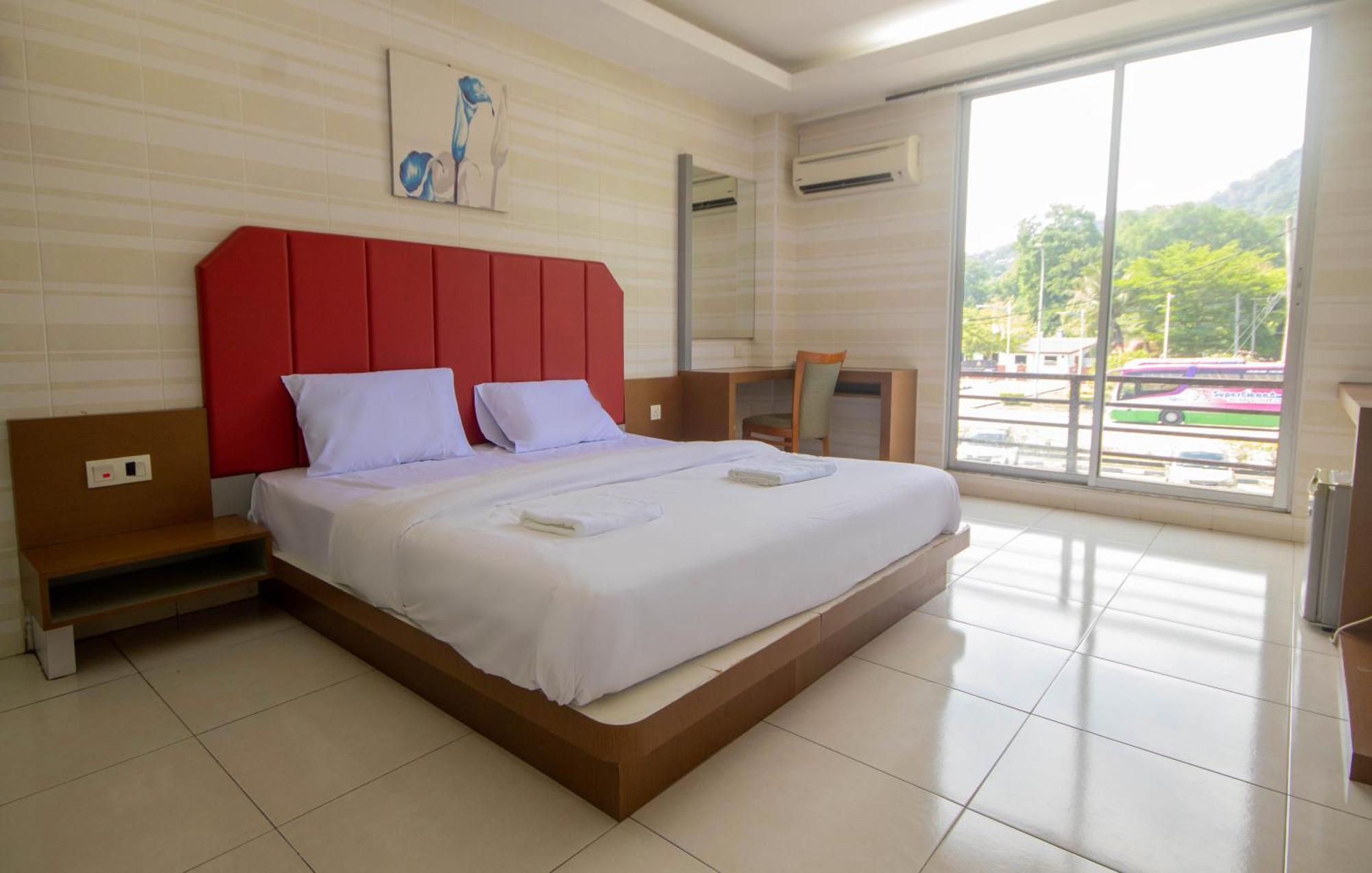 Jq Happy Lumut Hotel Eksteriør billede