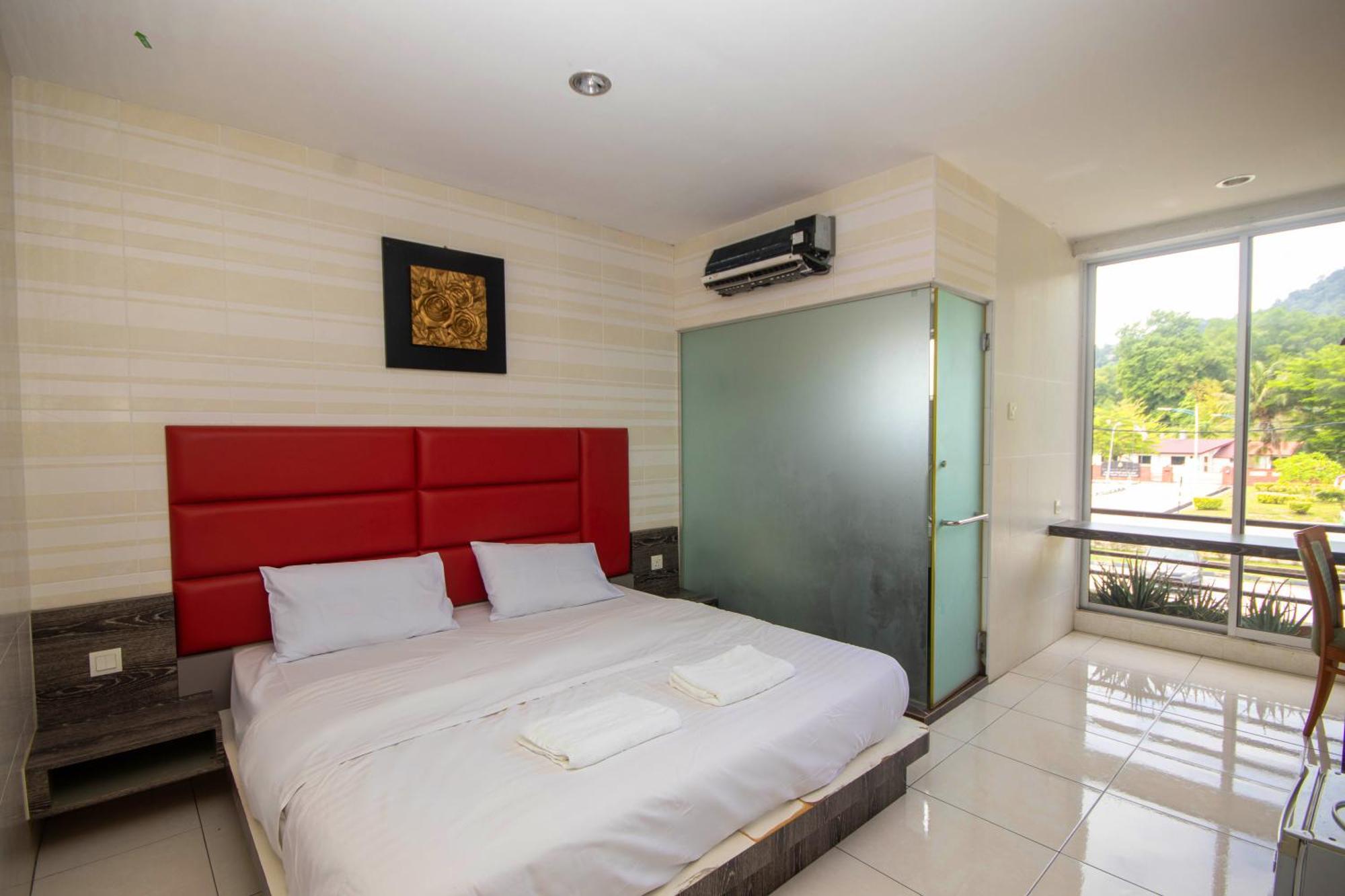 Jq Happy Lumut Hotel Eksteriør billede